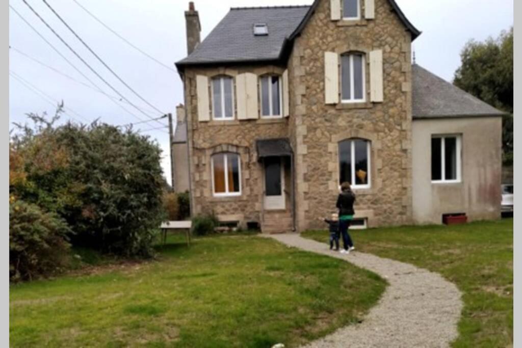 Kermaravel, Le Petit Manoir En Bord De Mer. Saint-Pol-de-Leon Exterior photo